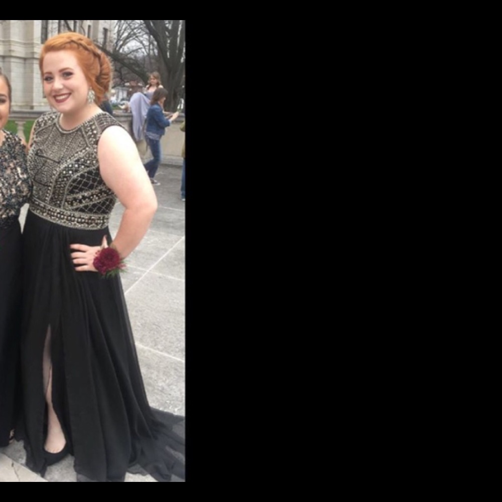 Macduggal 2017 prom gown excellent condition